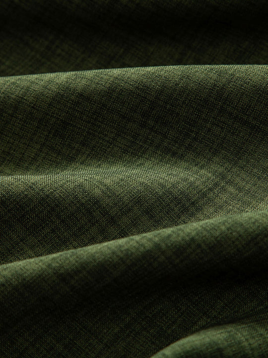 Chemise à manches courtes et col montant et pantalon droit en lin